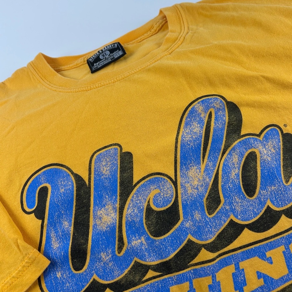 Steve & Barrys Men's XL UCLA Bruins Graphic T-Shirt Yellow Cotton Short Sleeve